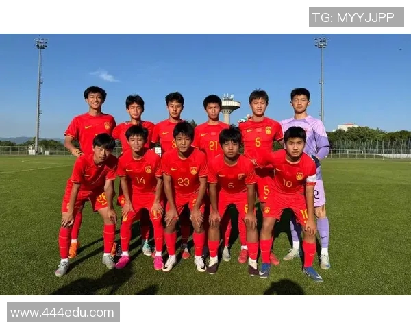 中国足球新星杨昊然精彩瞬间回顾与成长历程分享